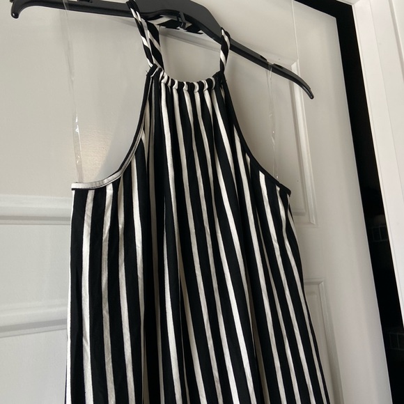 Heart&Hips Striped Halter Maxi Dress - Picture 4 of 8